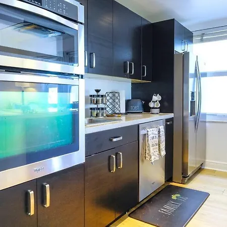 Ocean Drive Apartment W Balcony Walk To The Beach Miami Beach Exterior photo