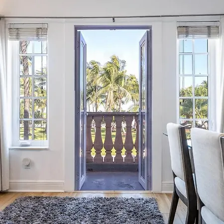 Ocean Drive Apartment W Balcony Walk To The Beach Miami Beach Exterior photo