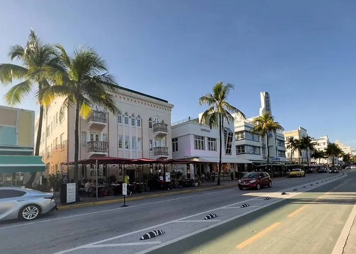 Ocean Drive Apartment W Balcony Walk To The Beach